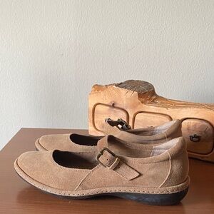 Lands End Suede Mary Jane’s